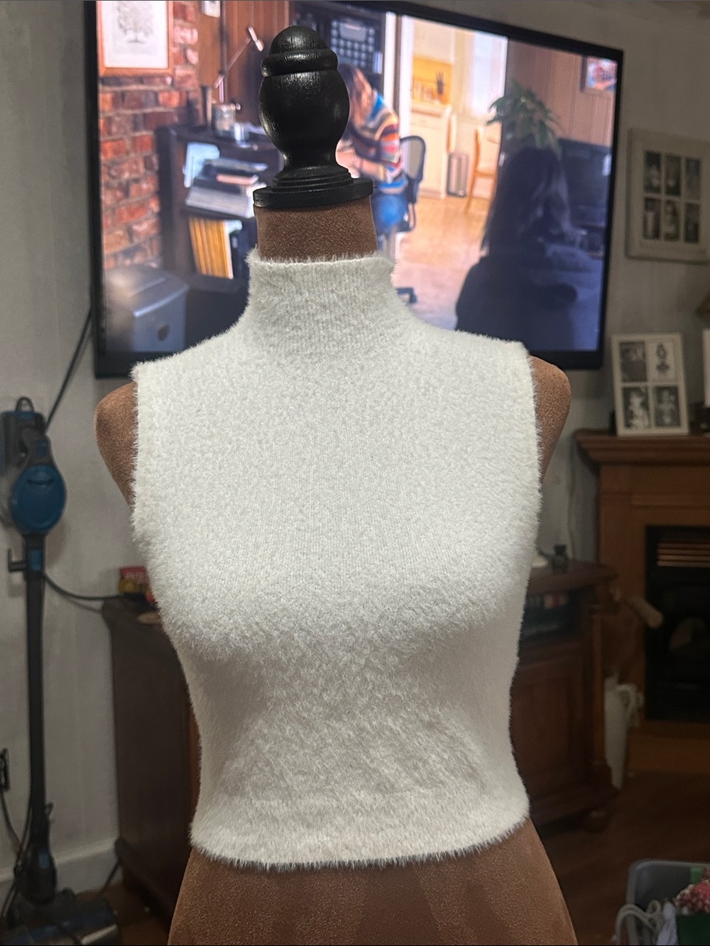 SHEIN White Eyelash Knit Mock Neck Sleeveless Sweater Tank Soft Fuzzy Crop